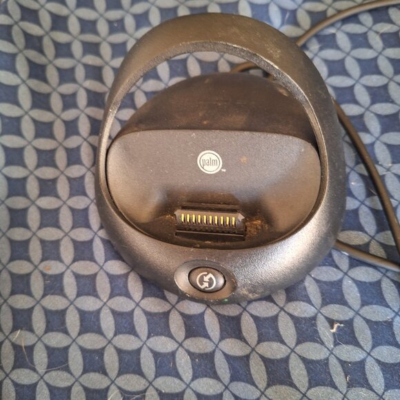 palm charger - Picture 1 of 5